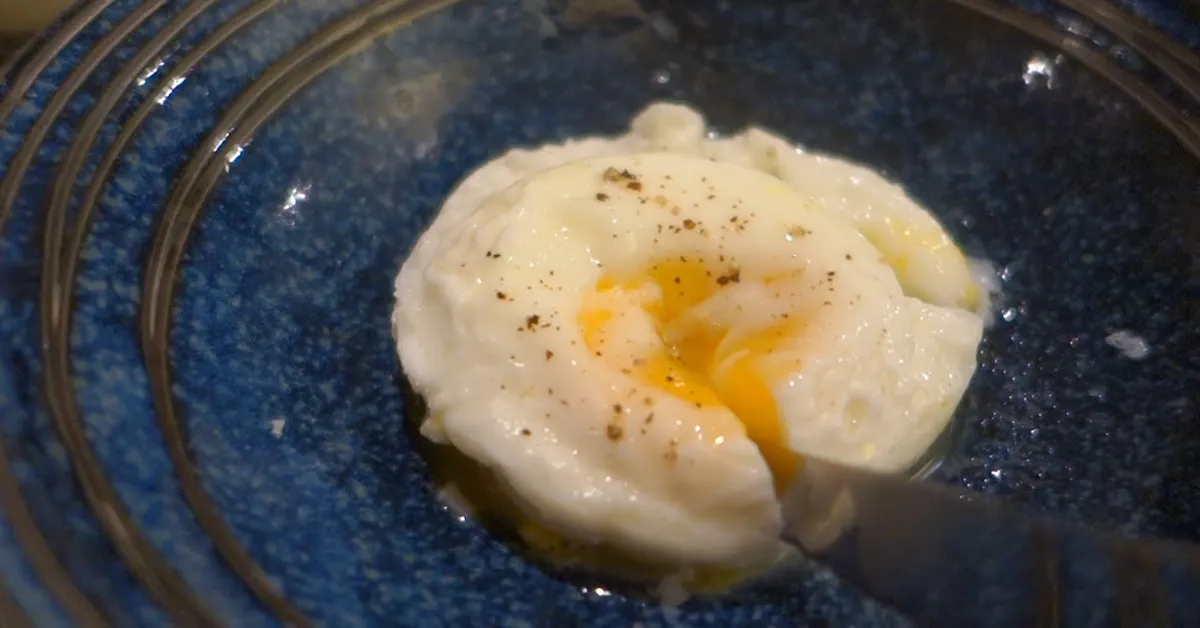 when cooking eggs in the microwave